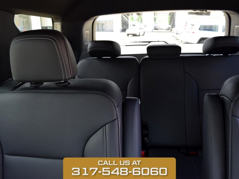 2025 Summit White Chevrolet Traverse LT FWD SUV