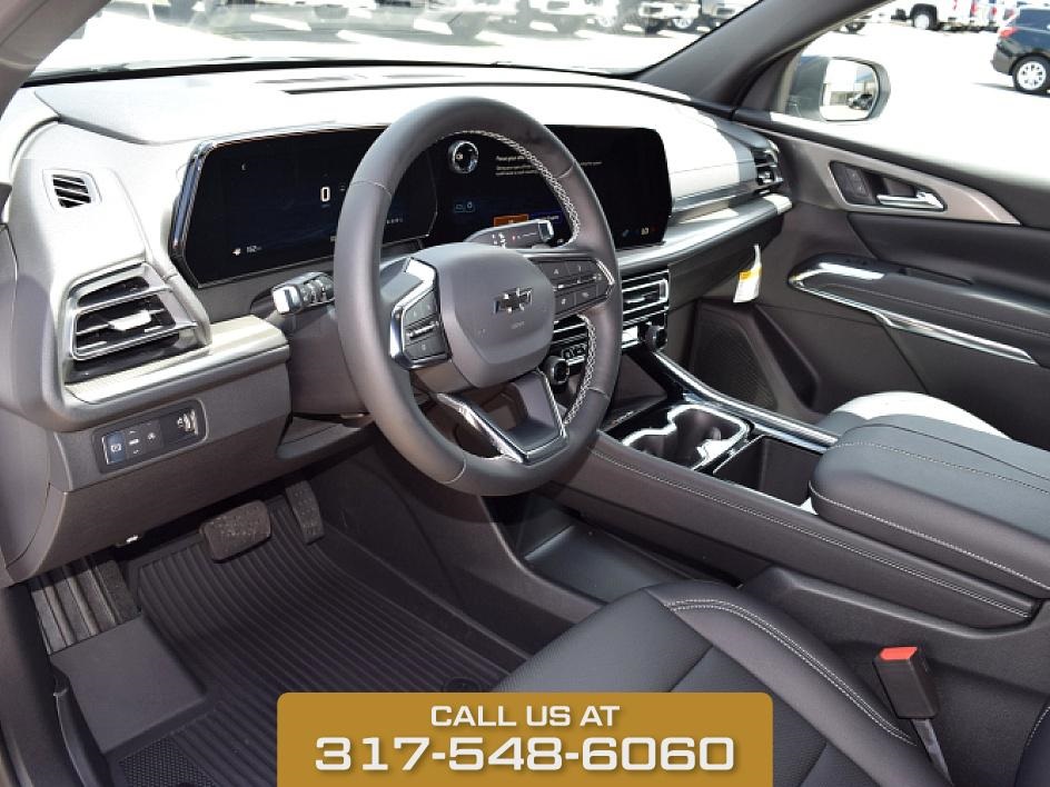 2025 Summit White Chevrolet Traverse LT FWD SUV