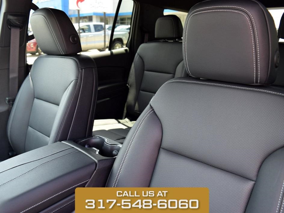 2025 Summit White Chevrolet Traverse LT FWD SUV