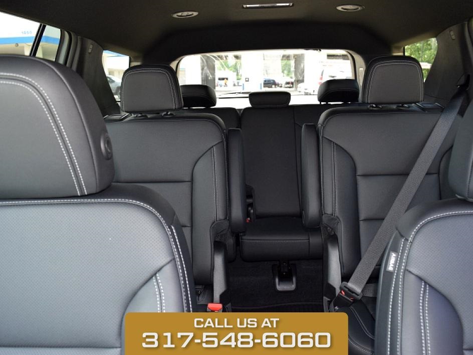 2025 Summit White Chevrolet Traverse LT FWD SUV