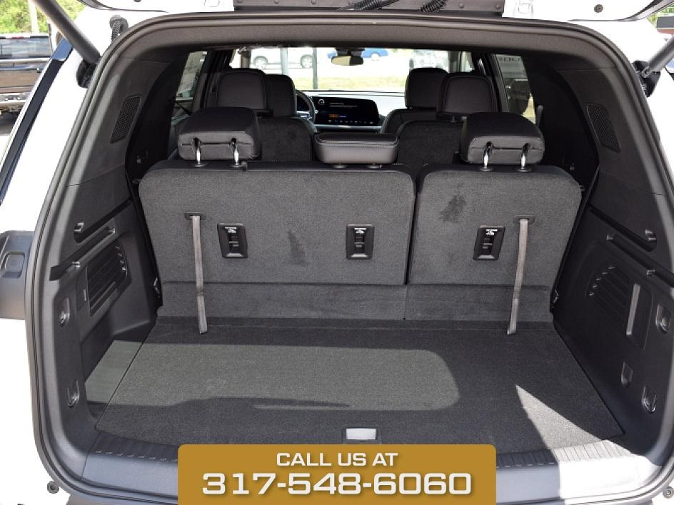 2025 Summit White Chevrolet Traverse LT FWD SUV