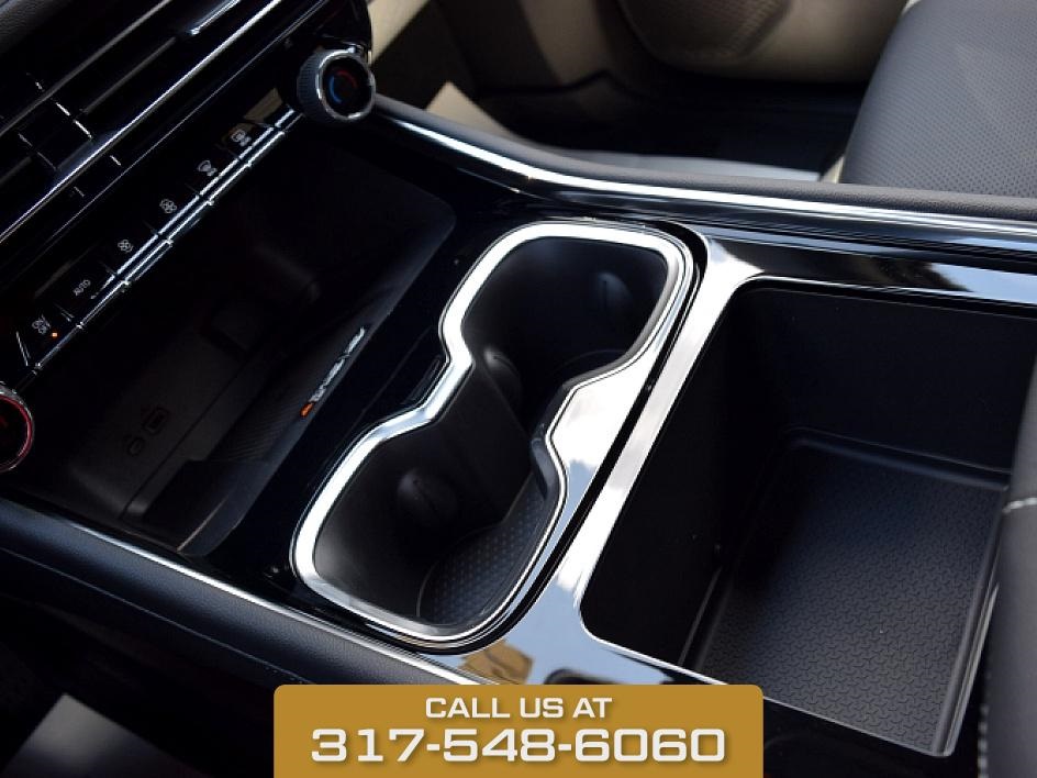 2025 Summit White Chevrolet Traverse LT FWD SUV