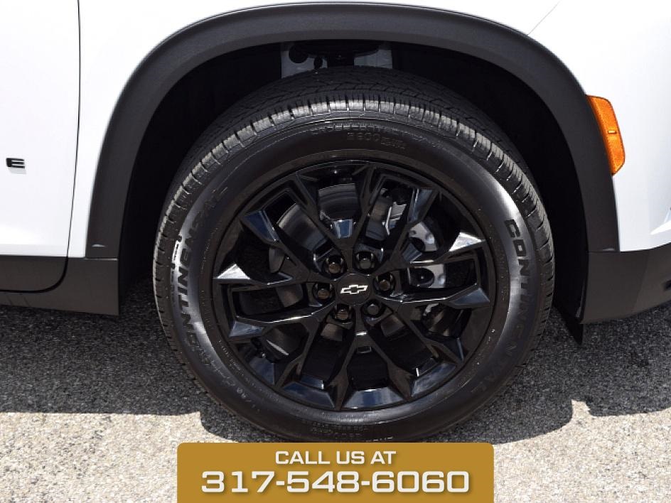 2025 Summit White Chevrolet Traverse LT FWD SUV