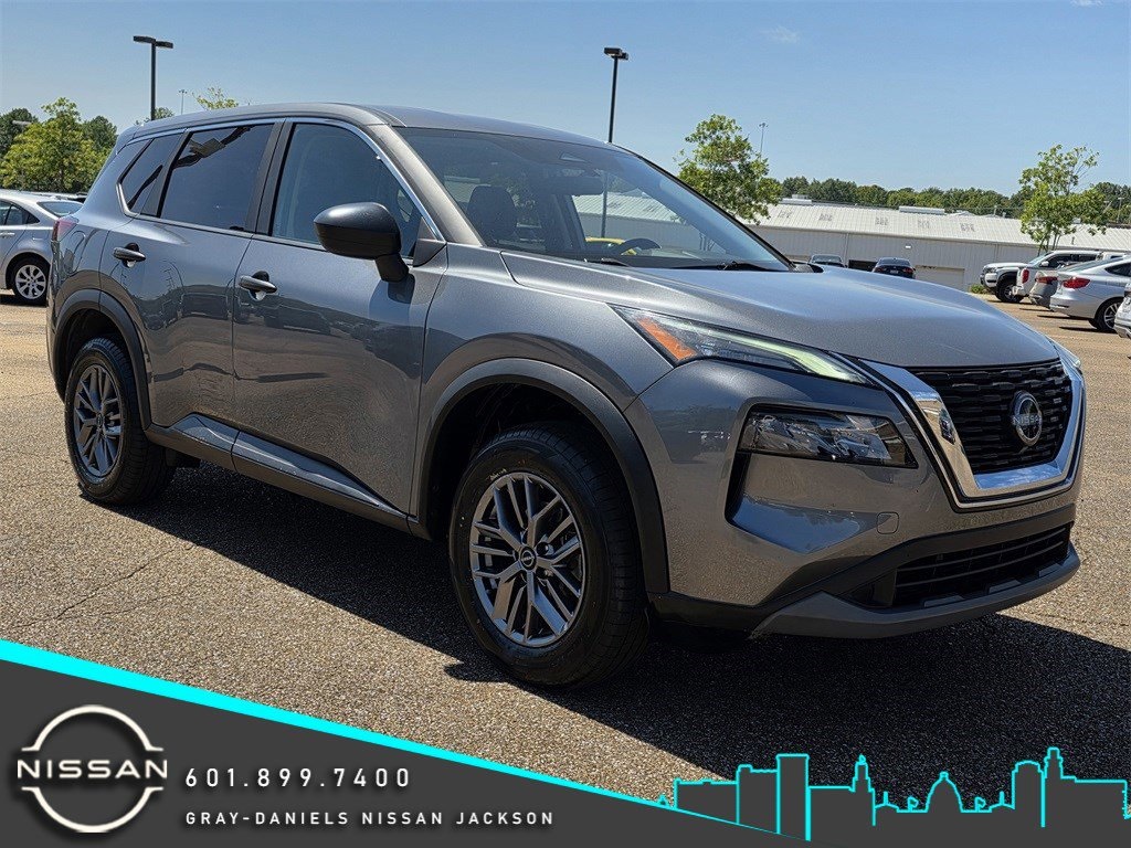 2023 Nissan Rogue S's photo