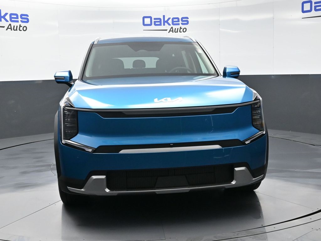 2026 Kia EV9 Wind photo 2