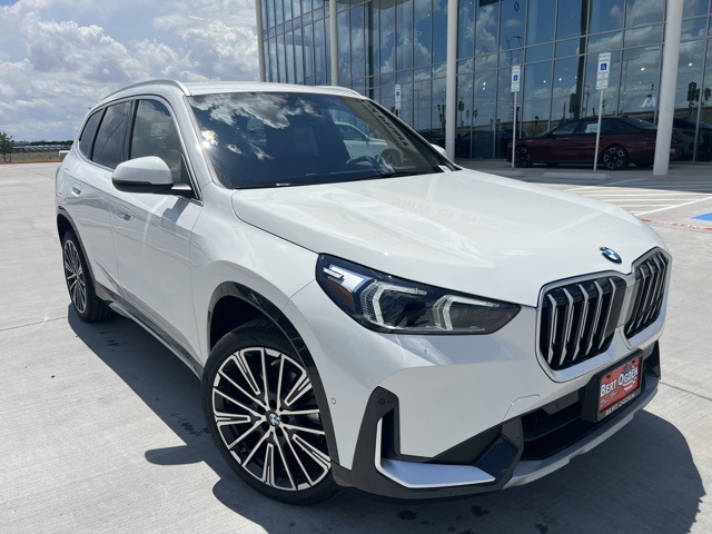 2026 BMW X1 28i's photo