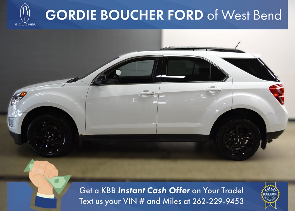 2017 Chevrolet Equinox LT photo 2