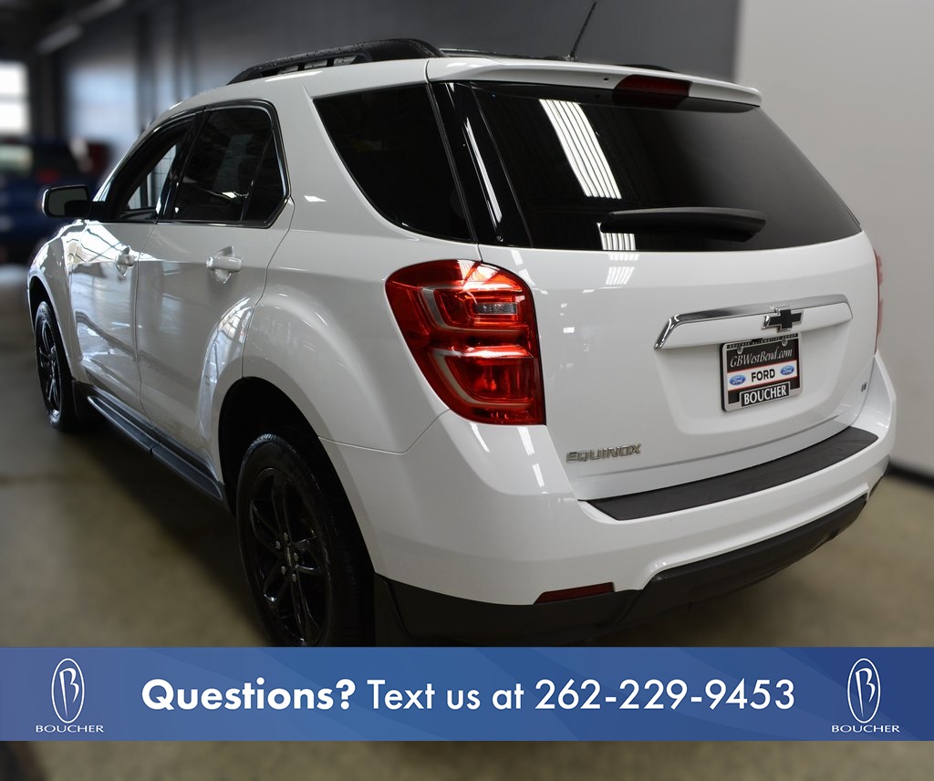 2017 Chevrolet Equinox LT photo 3