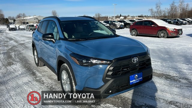 2026 Toyota Corolla Cross LE's photo