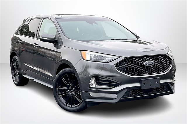 2020 Ford Edge ST Line's photo