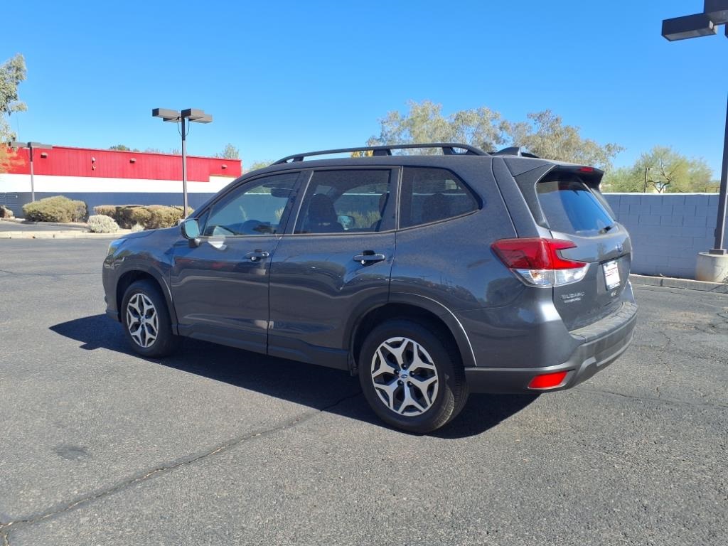 2022 Subaru Forester Premium photo 15