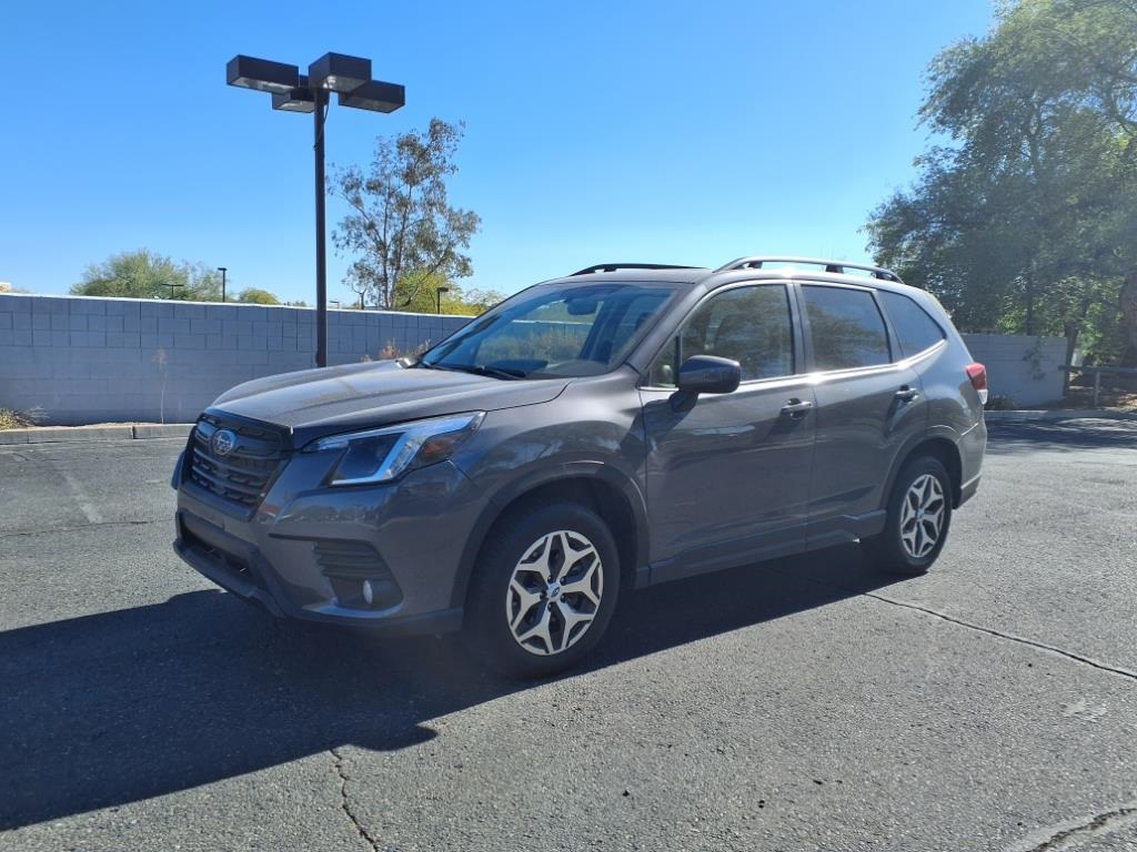 2022 Subaru Forester Premium photo 17
