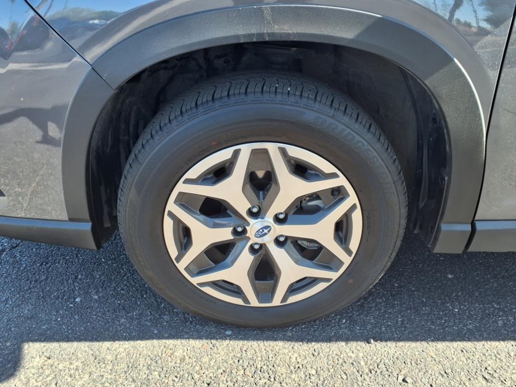 2022 Subaru Forester Premium photo 18