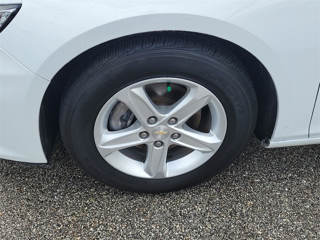 2023 Summit White Chevrolet Malibu LT FWD Sedan