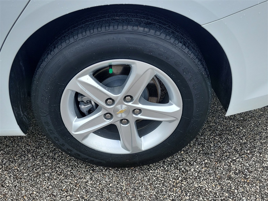 2023 Summit White Chevrolet Malibu LT FWD Sedan