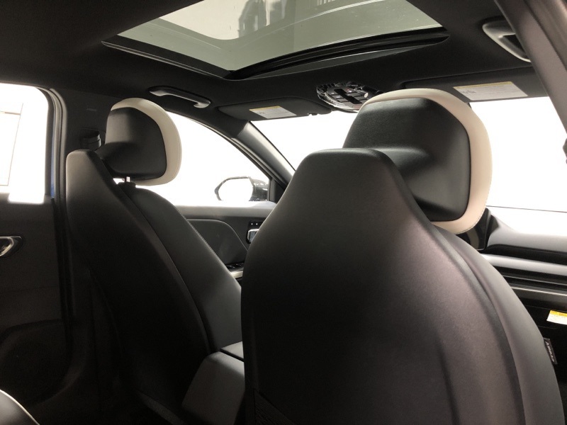 2025 Kia K4 GT-Line photo 8