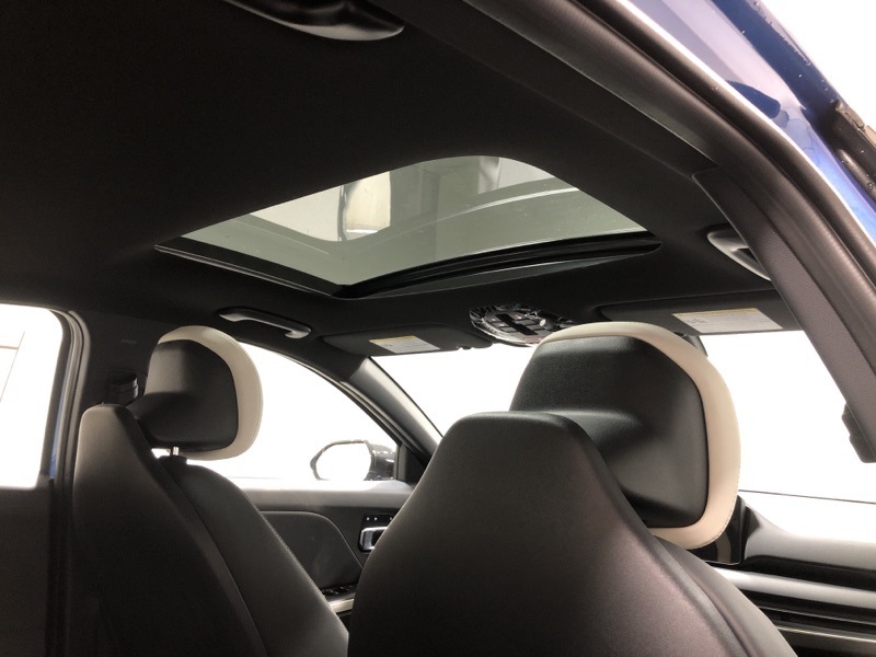 2025 Kia K4 GT-Line photo 9