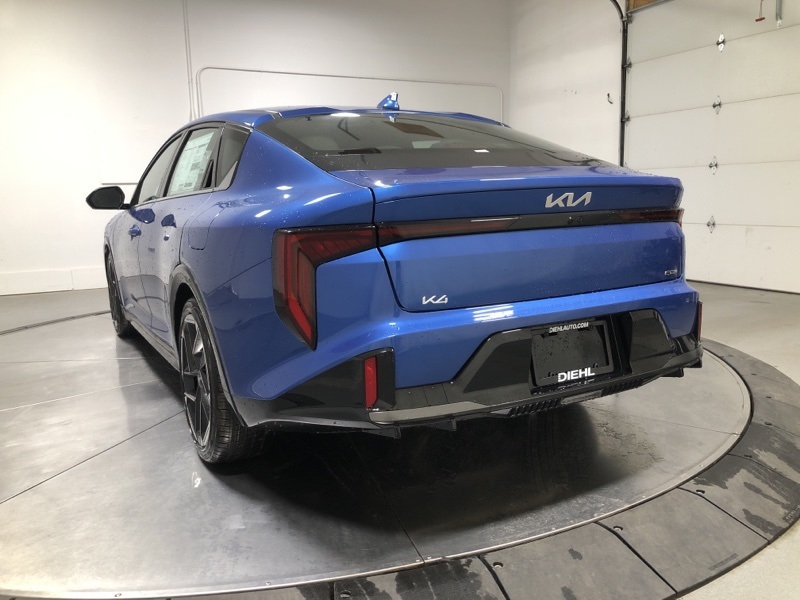 2025 Kia K4 GT-Line photo 2
