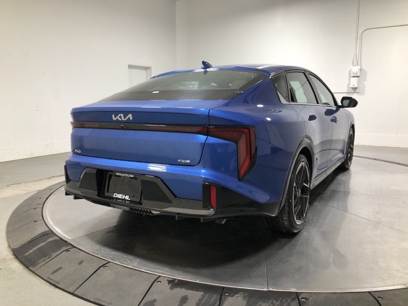 2025 Kia K4 GT-Line photo 4