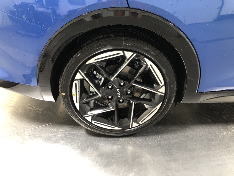 2025 Kia K4 GT-Line photo 6