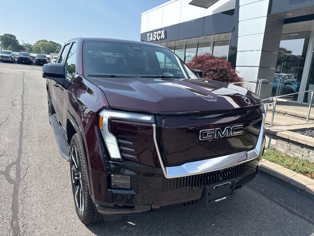 2025 GMC Sierra EV Denali's photo