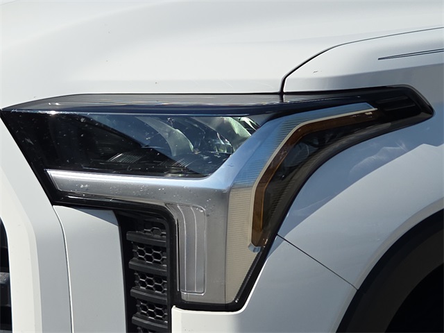 2024 Toyota Tundra SR5 photo 4