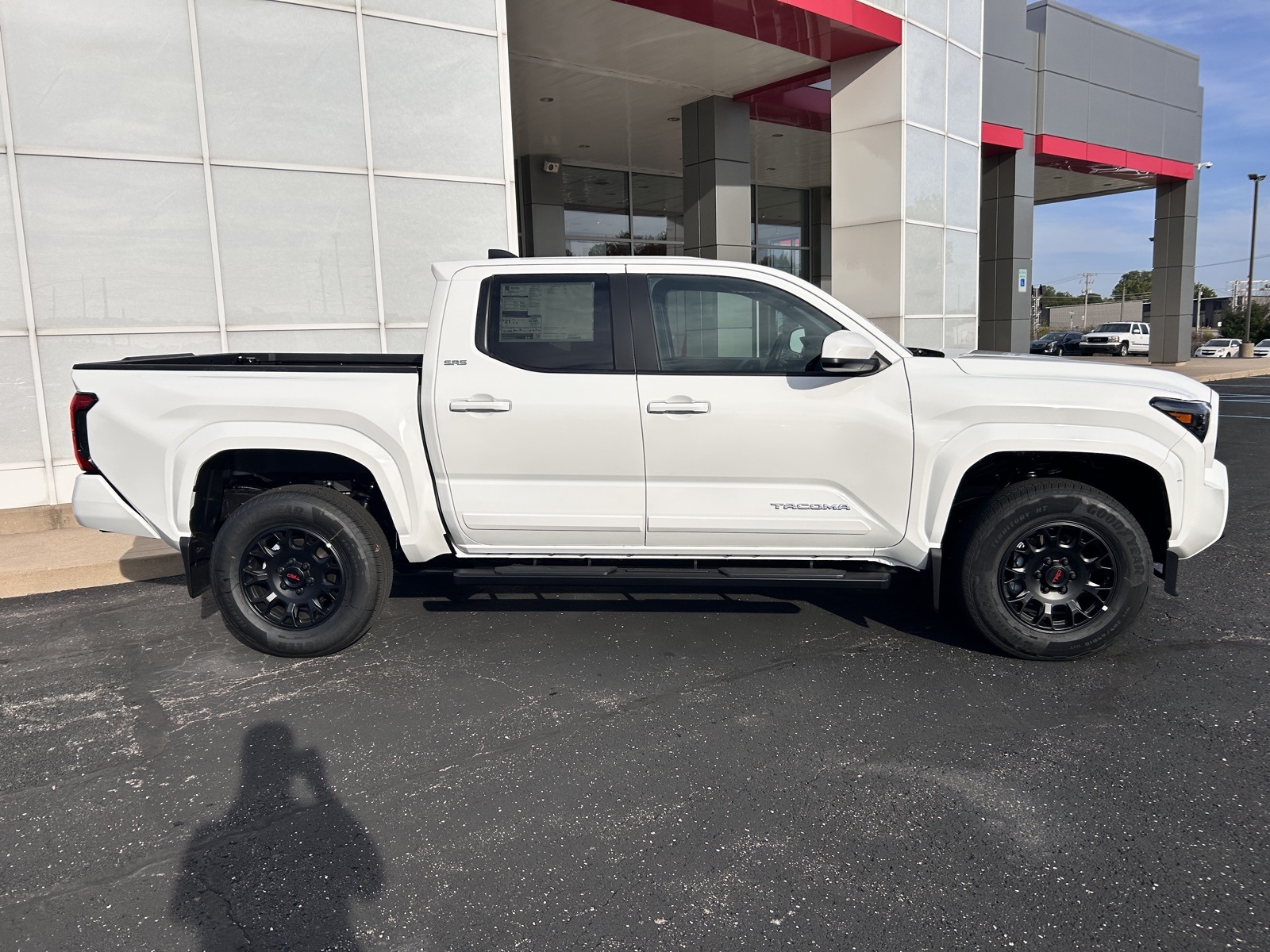2025 Toyota Tacoma SR5 Double Cab photo 2