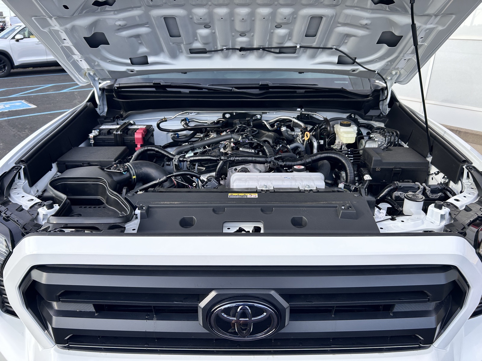 2025 Toyota Tacoma SR5 Double Cab photo 4