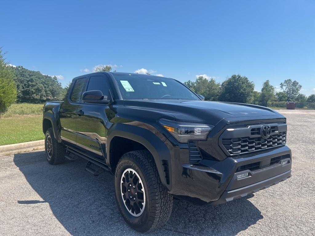 2025 Toyota Tacoma TRD Off-Road Double Cab photo 3