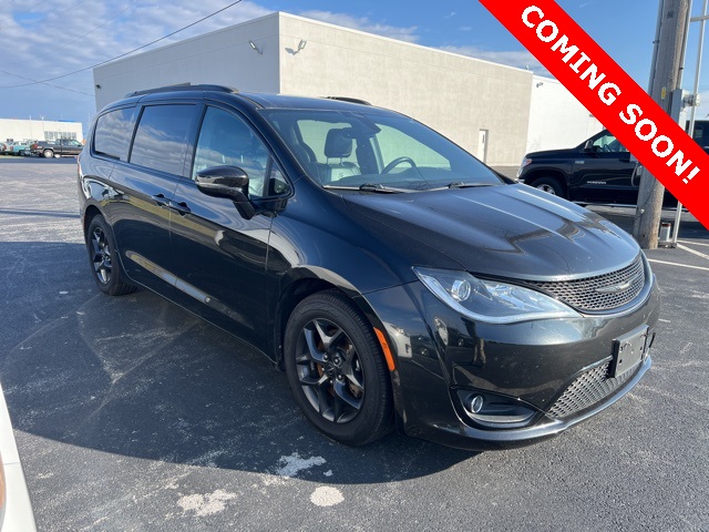used 2018 Chrysler Pacifica Limited 4D Passenger Van