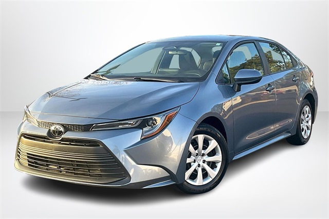 Used 2024 Toyota Corolla LE with VIN 5YFB4MDE0RP194493 for sale in Northfield, Minnesota