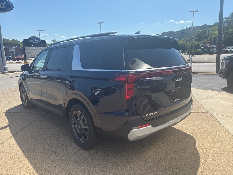 2026 Kia Carnival EX photo 2