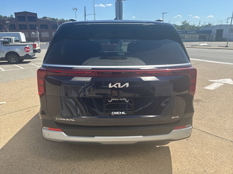2026 Kia Carnival EX photo 3