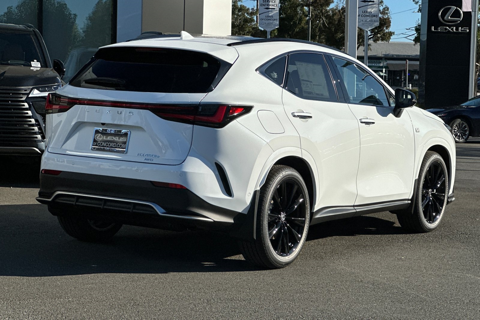 2026 Lexus NX 450h+ F SPORT Handling AWD photo 3