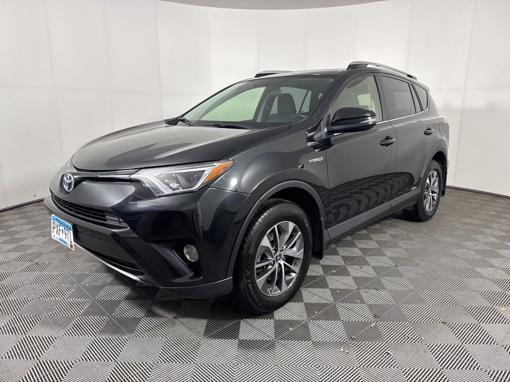 2016 Toyota RAV4 XLE's photo