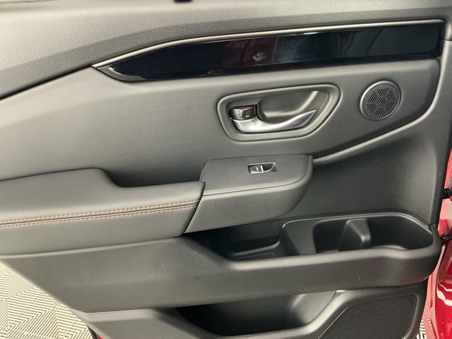 new 2025 Honda Pilot car, priced at $51,350