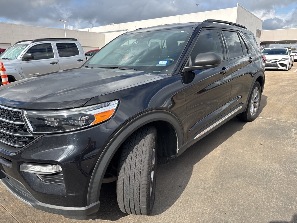 2021 Ford Explorer XLT's photo