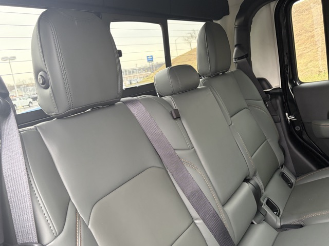 new 2026 Jeep Gladiator car, priced at $53,281