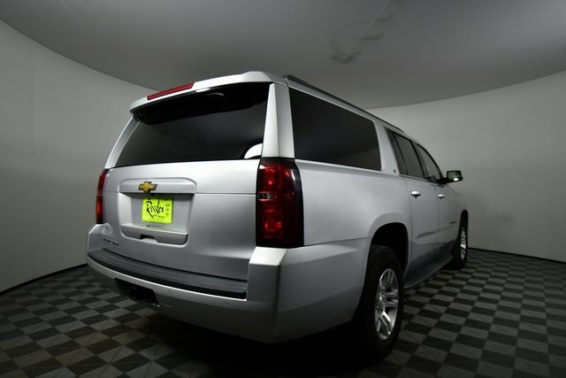 2017 Chevrolet Suburban LT photo 10