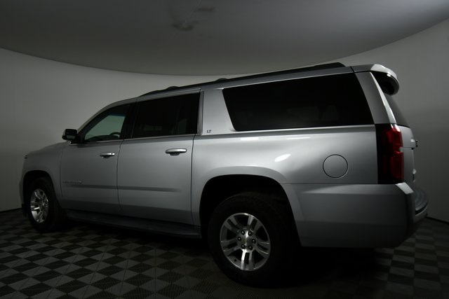 2017 Chevrolet Suburban LT photo 13
