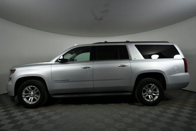 2017 Chevrolet Suburban LT photo 15