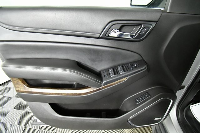 2017 Chevrolet Suburban LT photo 20