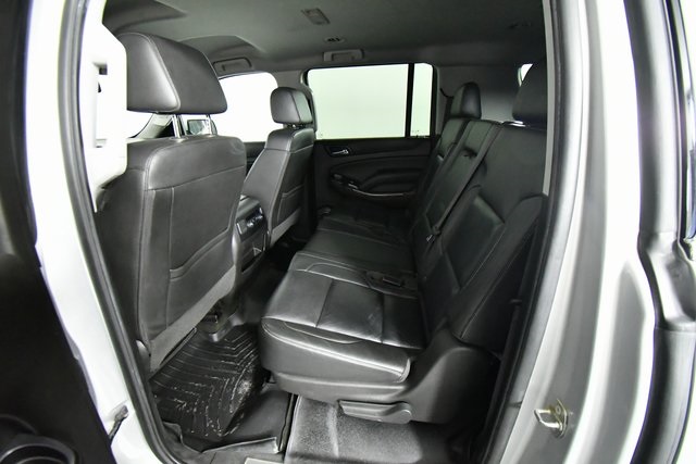 2017 Chevrolet Suburban LT photo 23