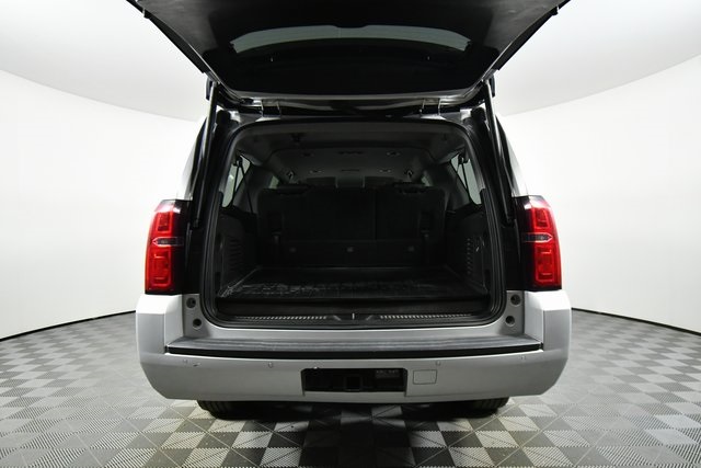 2017 Chevrolet Suburban LT photo 24