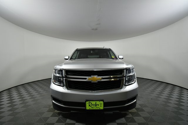 2017 Chevrolet Suburban LT photo 6