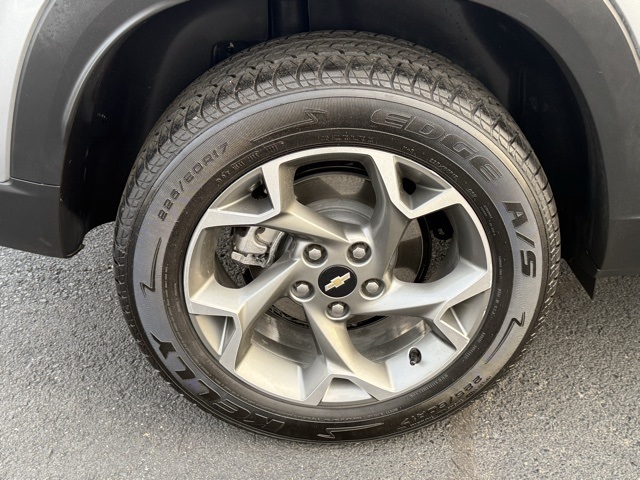 used 2025 Chevrolet Trax car