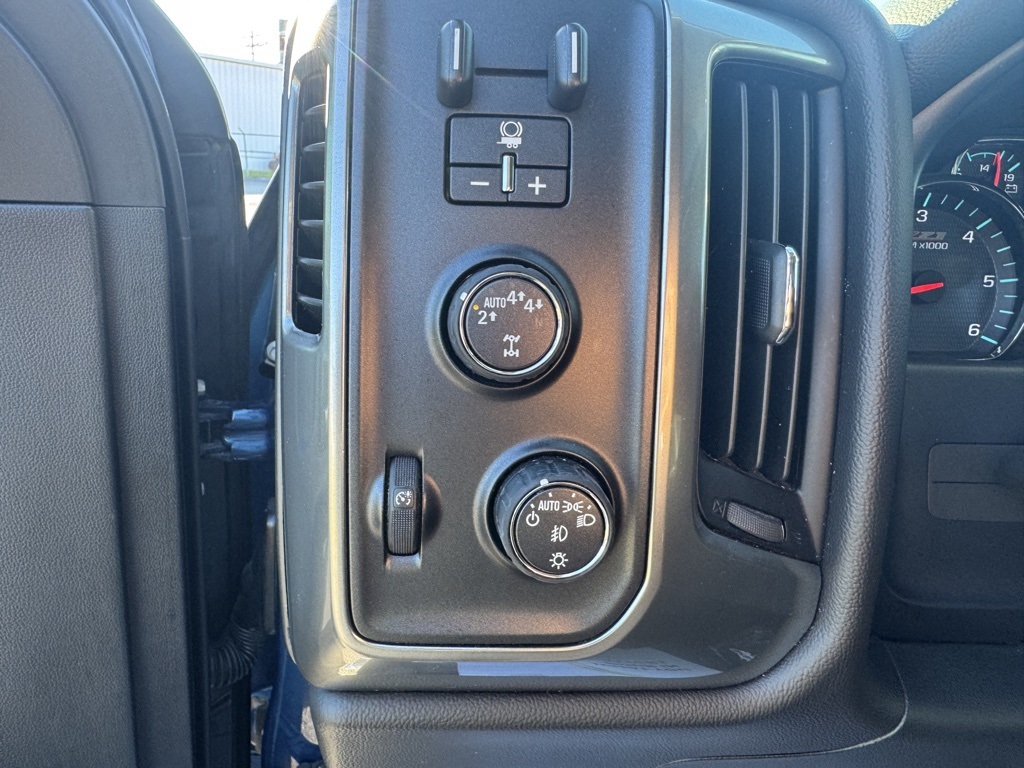 Photo of 2017 Chevrolet Silverado 1500 LT in Jacksonville, NC - 16,  2017 Chevrolet Silverado 1500 LT:16962P