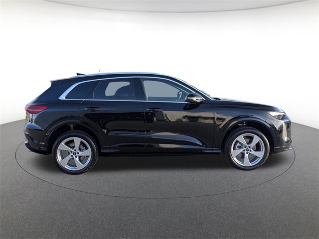 new 2025 Audi Q5 car, priced at $61,300