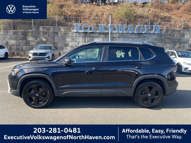 2025 Volkswagen Taos SEL's photo