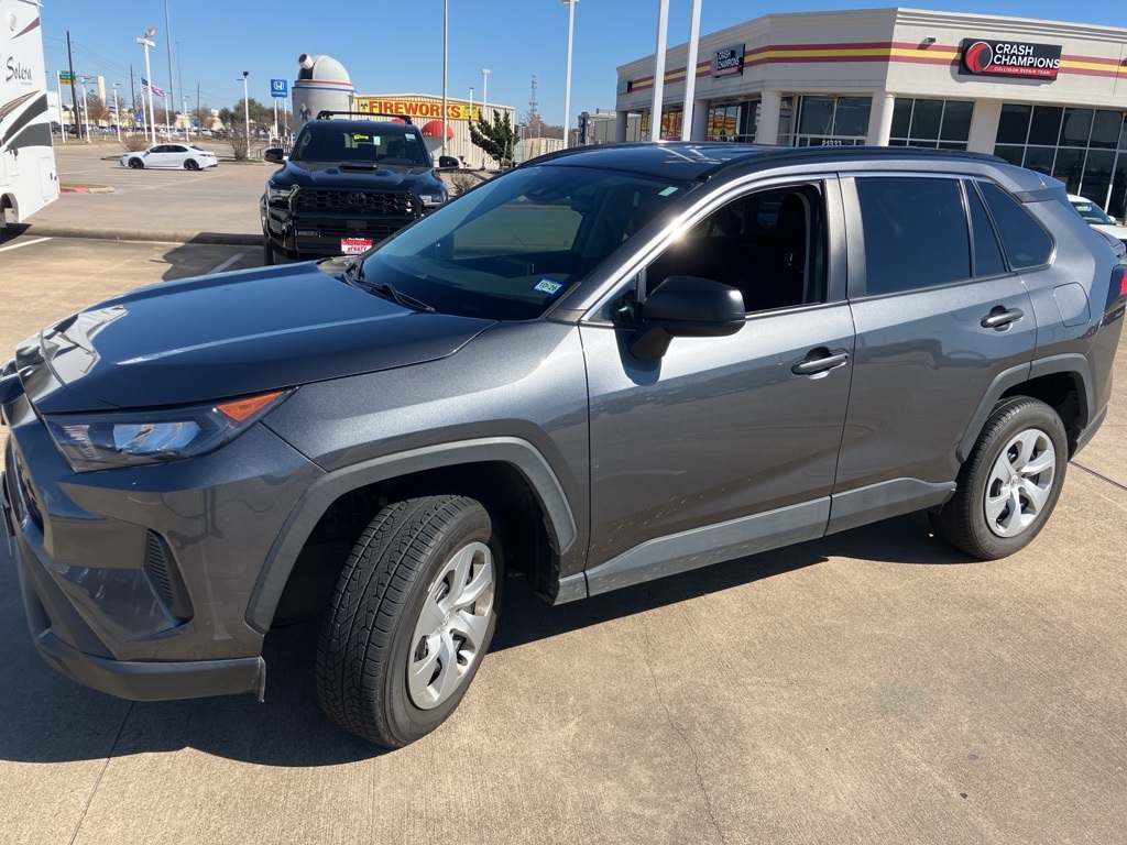 2021 Toyota RAV4 LE